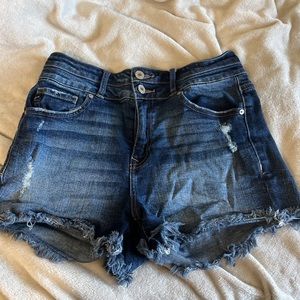 Kan can Jean shorts